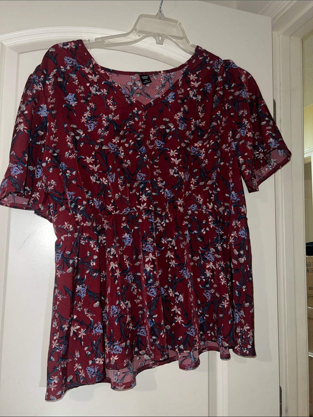 Women's Burgundy Floral Short Sleeve Peplum Top